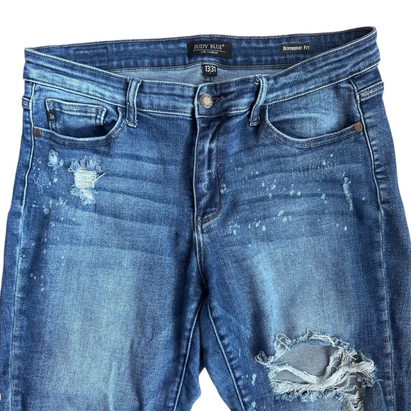 Judy Blue 13/31 Distressed Boyfriend Jeans Stretch Mid-Rise Crop - Picture 2 of 4